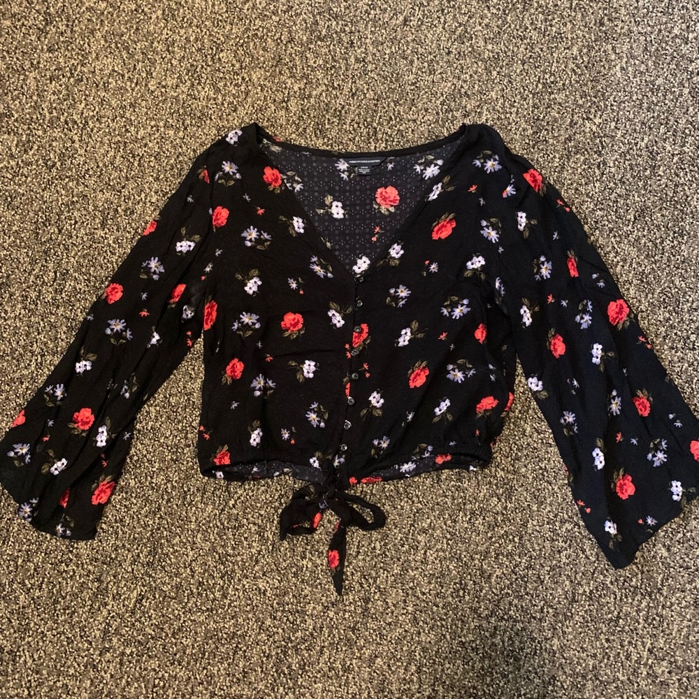 Black and floral American Eagle blouse